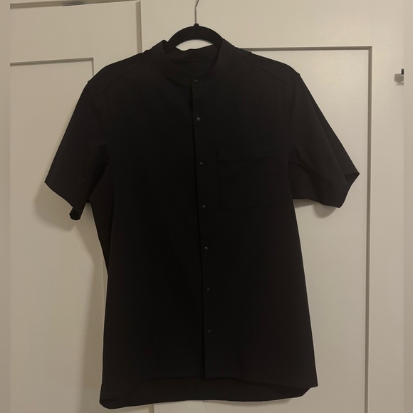 Lululemon Daily Drift Short Sleeve Shirt. Black. Size M - Picture 5 of 7